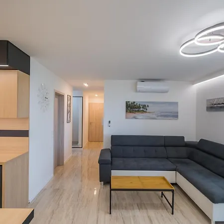 Myflat Sunset Beach66 Premium Apartment *